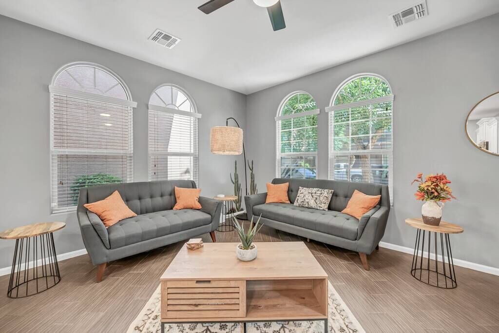 Photo of Livingroom in Higley Park