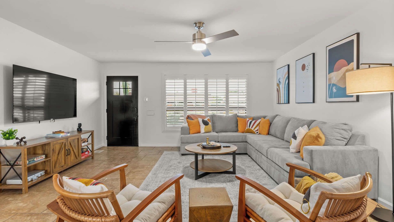 Photo of Livingroom in Scottsdale Estates Six