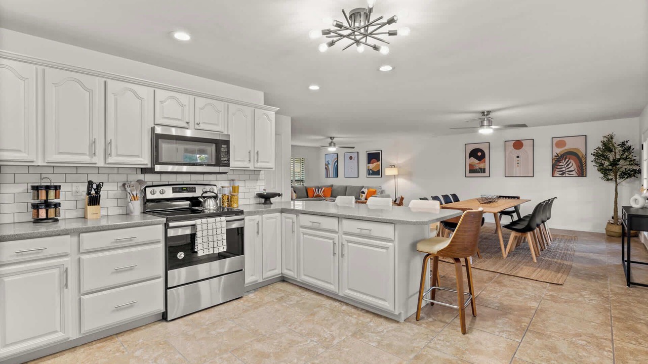 Photo of Kitchen in Scottsdale Estates Six