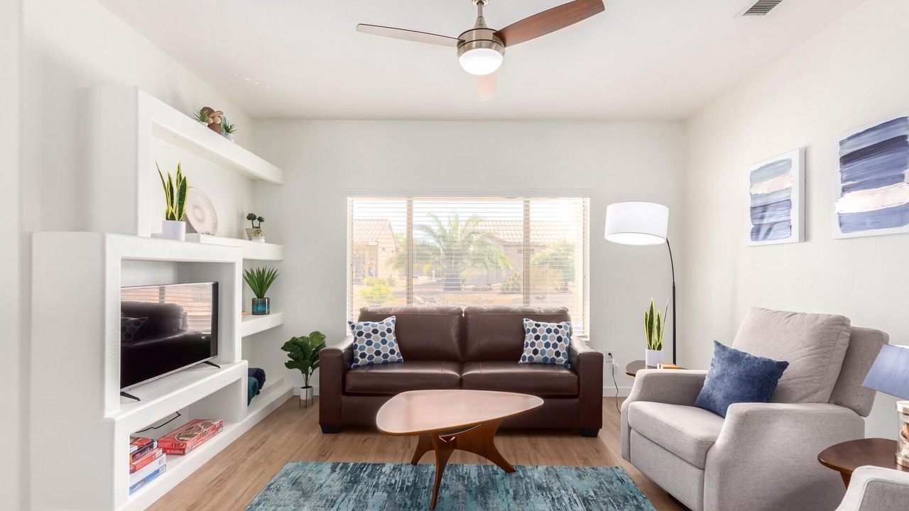 Photo of Livingroom in Surprise