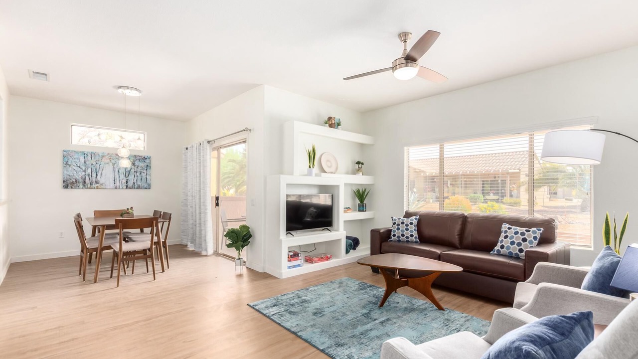 Photo of Livingroom in Surprise