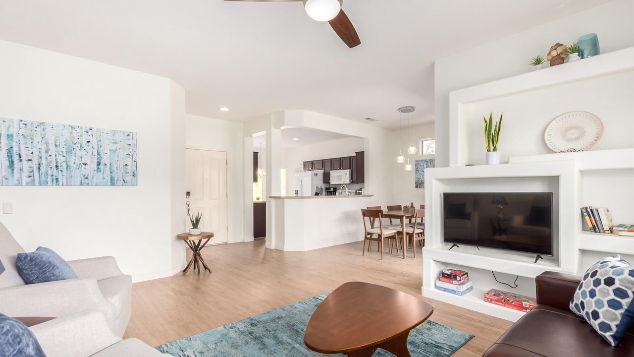 Photo of Livingroom in Surprise