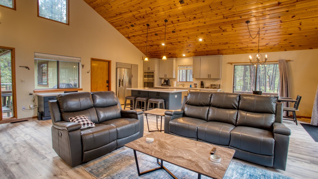 Photo of Livingroom in Pinetop