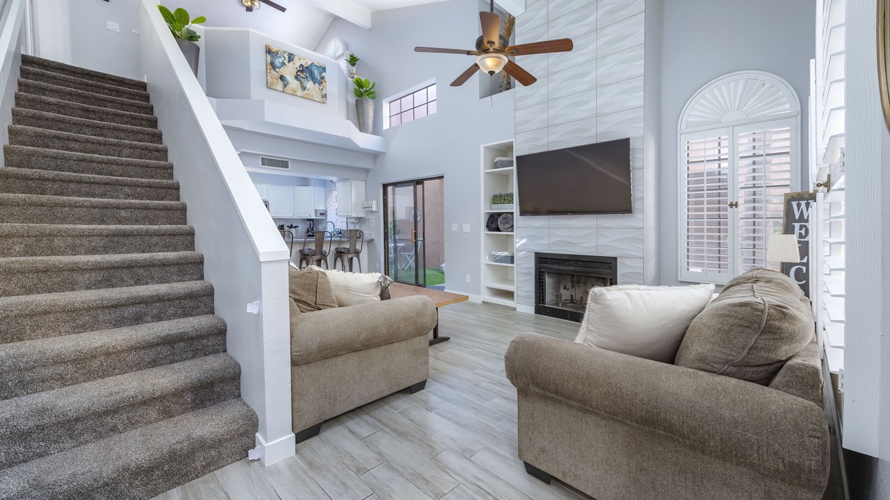 Photo of Livingroom in Paradise Valley Village