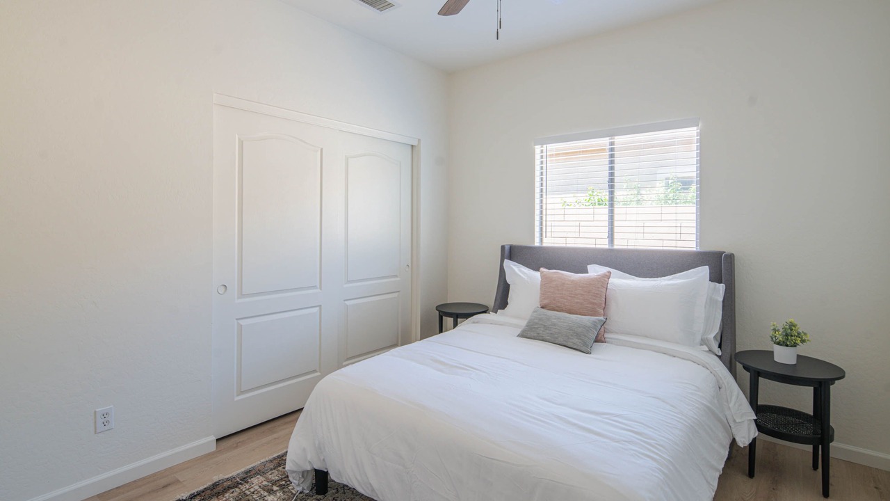 Photo of Bedroom in Litchfield Manor