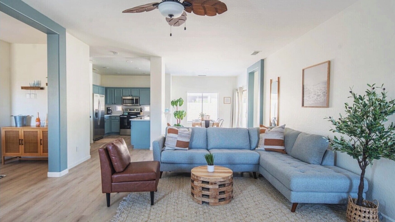 Photo of Livingroom in Litchfield Manor
