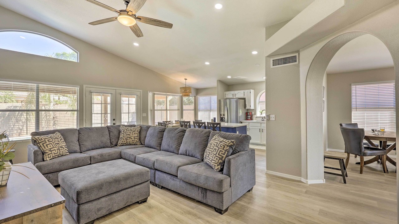 Photo of Livingroom in Monarch