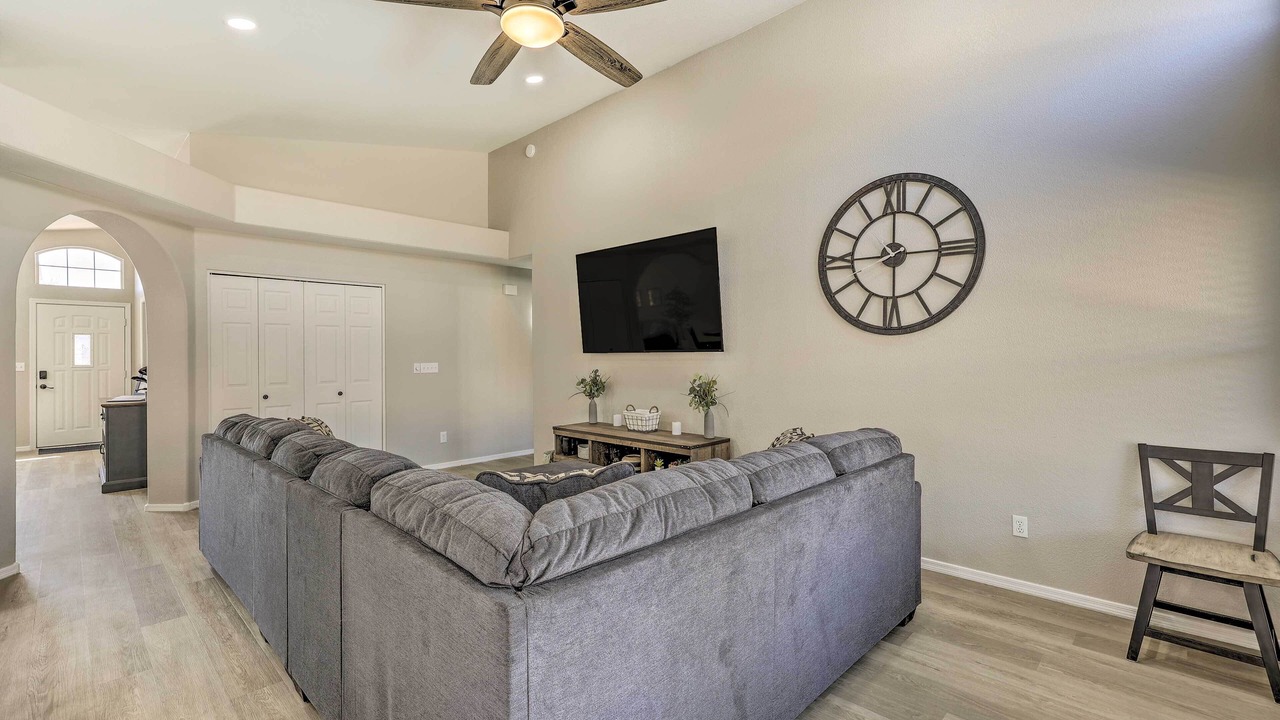 Photo of Livingroom in Monarch