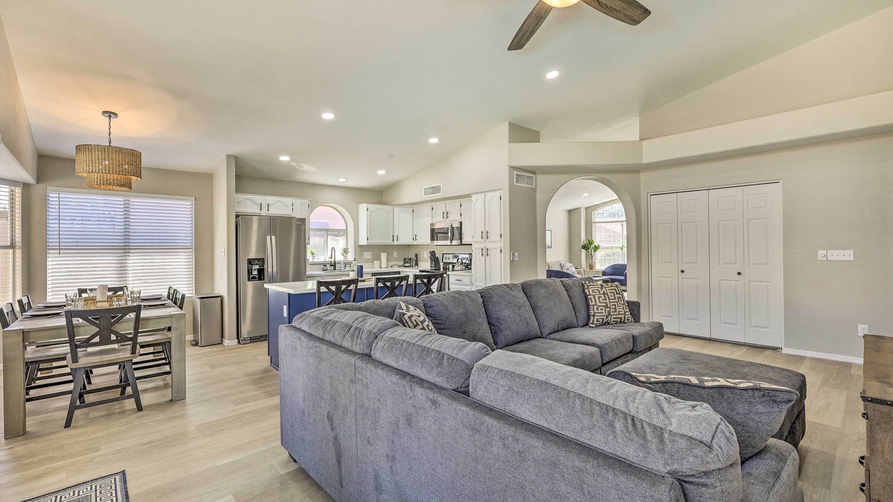 Photo of Livingroom in Monarch