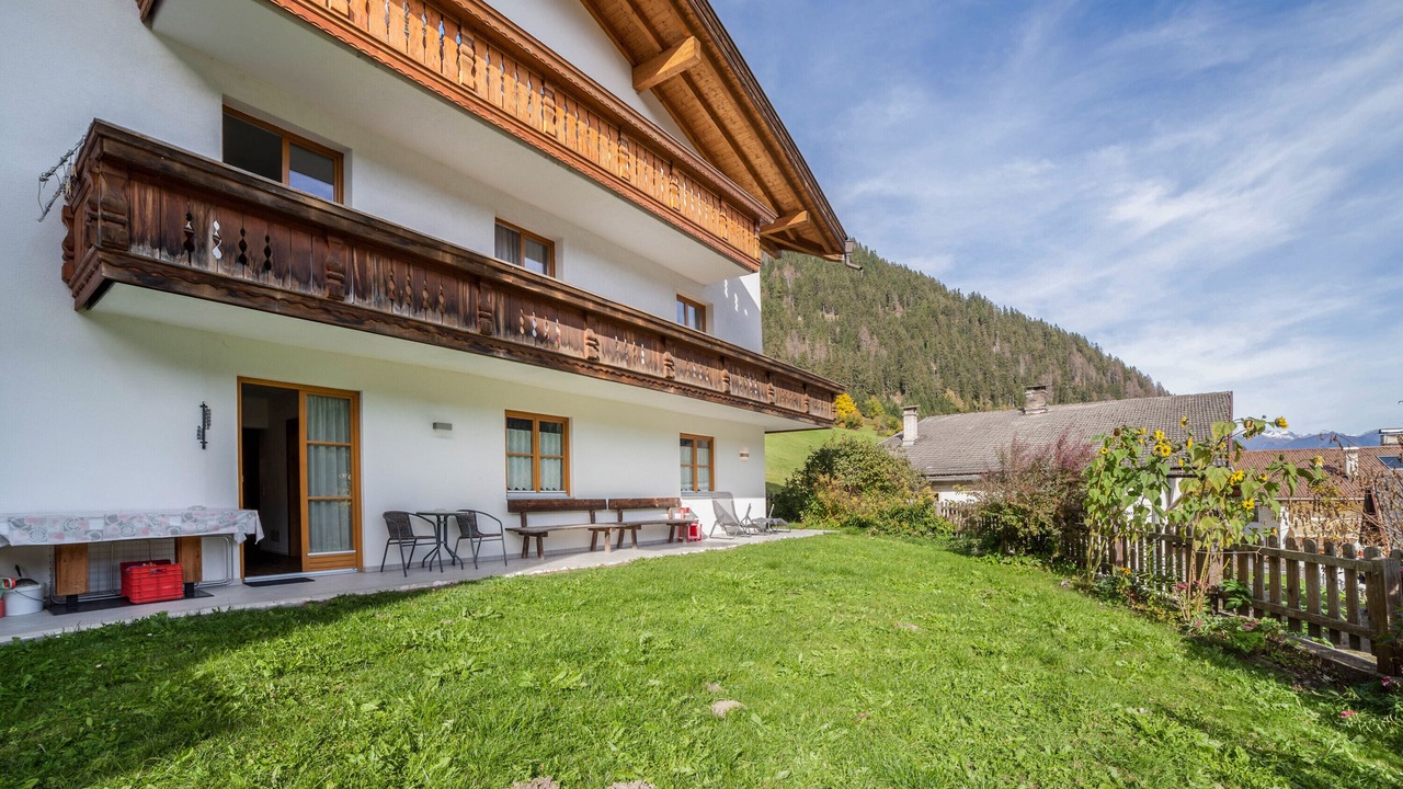 Photo of Outdoor in Racines
