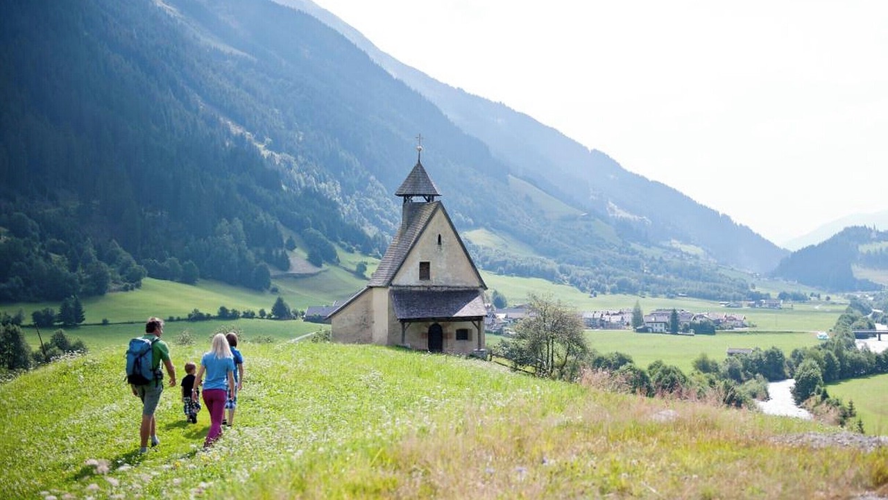 Photo of Outdoor in Racines