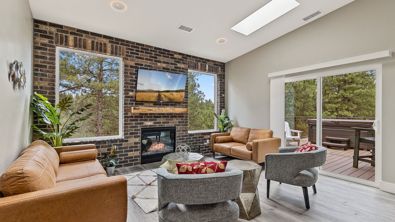 Photo of Livingroom in Switzer Mesa