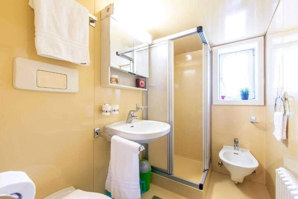 Photo of Bathroom in Pera