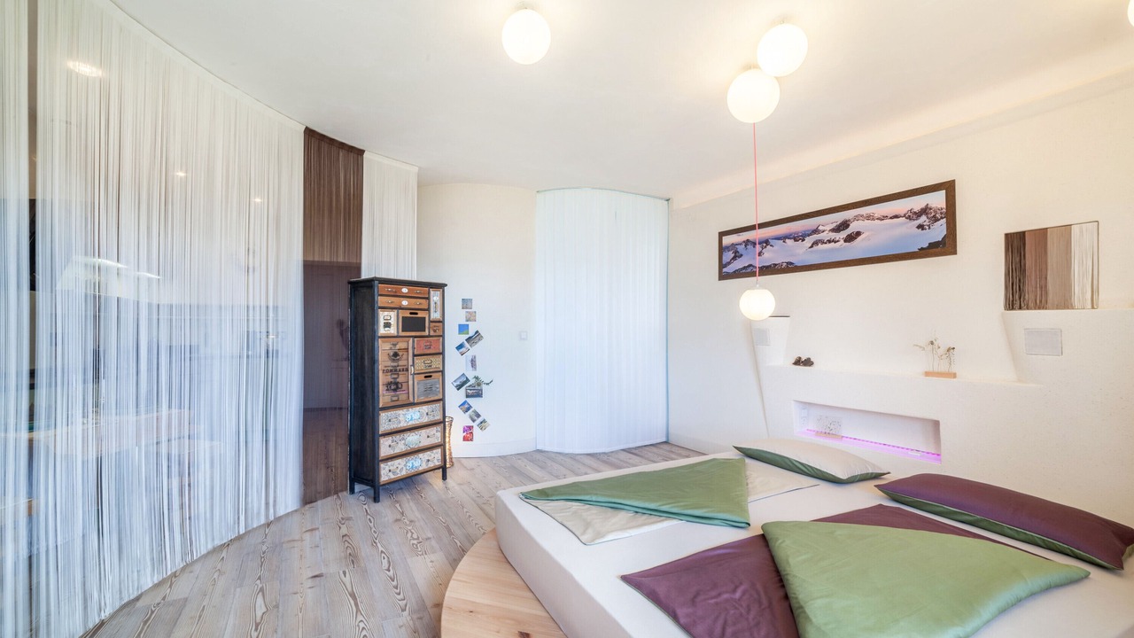 Photo of Bedroom in Caines