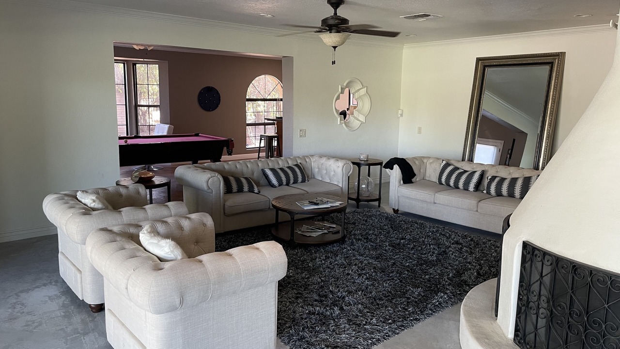 Photo of Livingroom in Paradise Valley Village