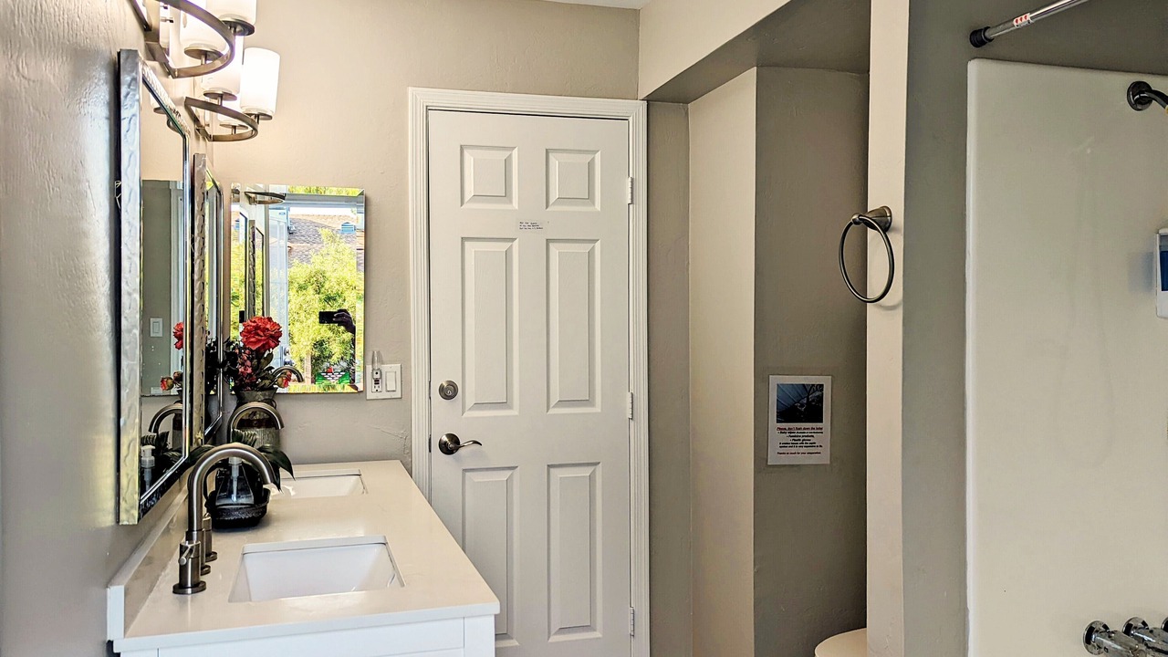 Photo of Bathroom in Lake Biltmore Village