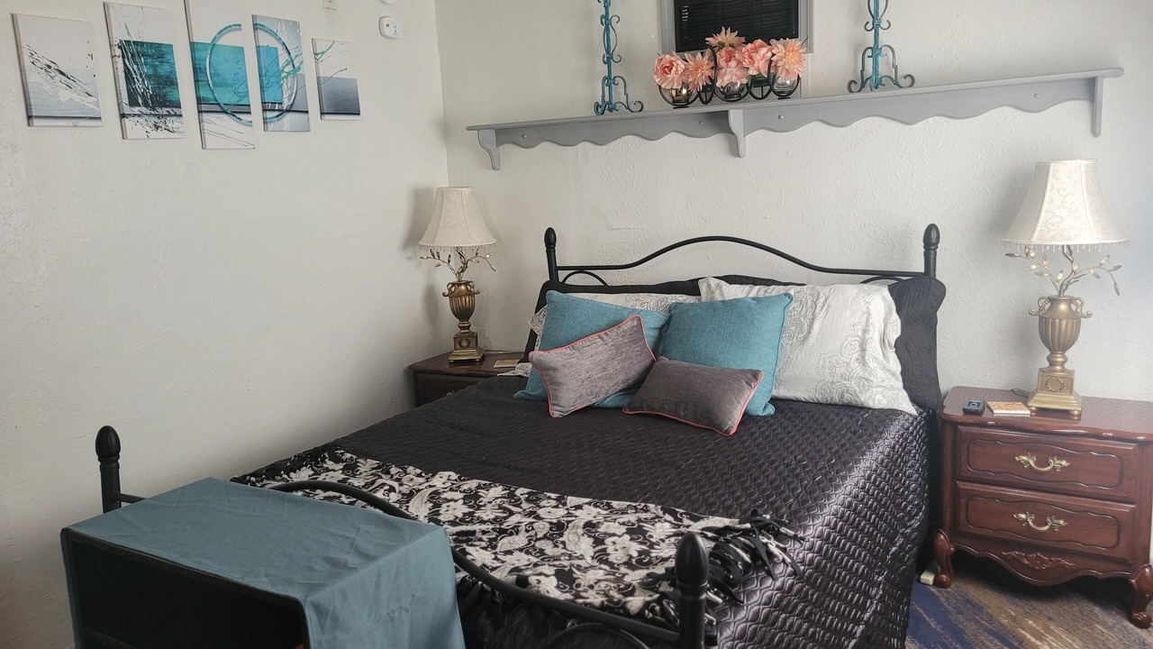 Photo of Bedroom in South Mountain