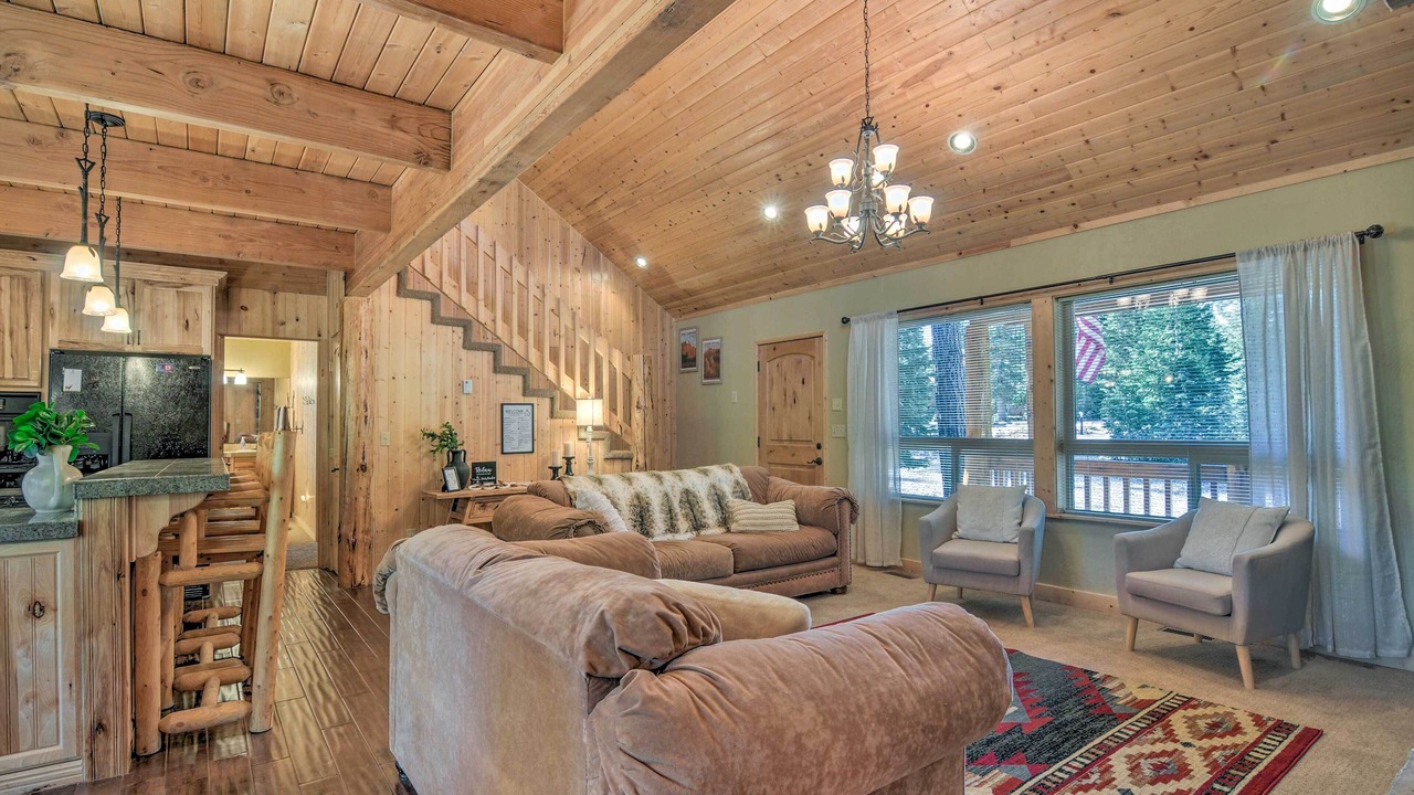 Photo of Livingroom in Meadow View Heights