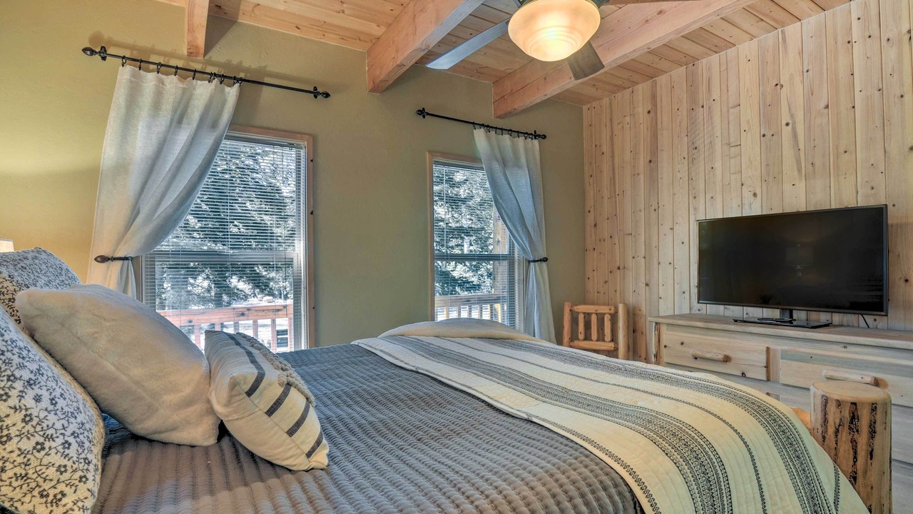 Photo of Bedroom in Meadow View Heights