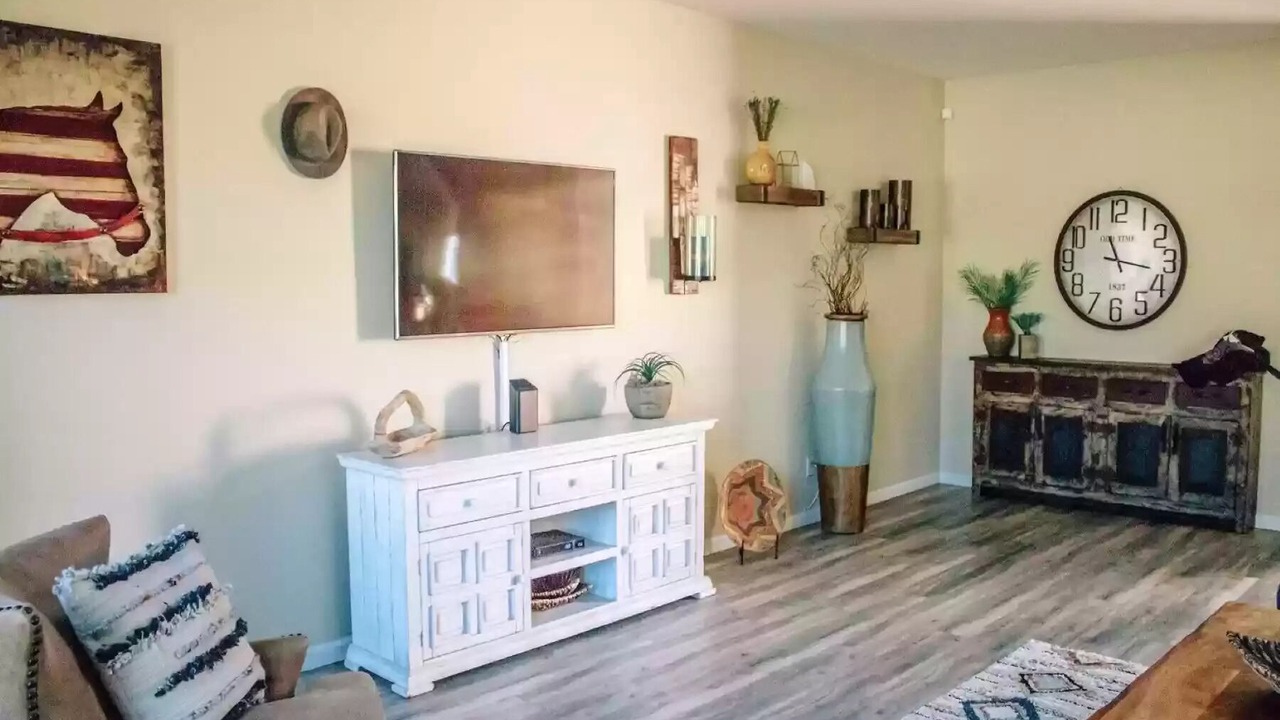Photo of Livingroom in Surprise Farms