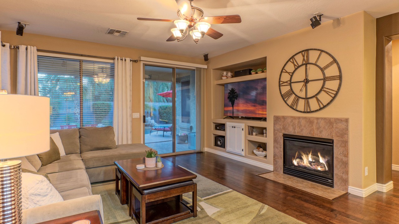 Photo of Livingroom in Power Ranch