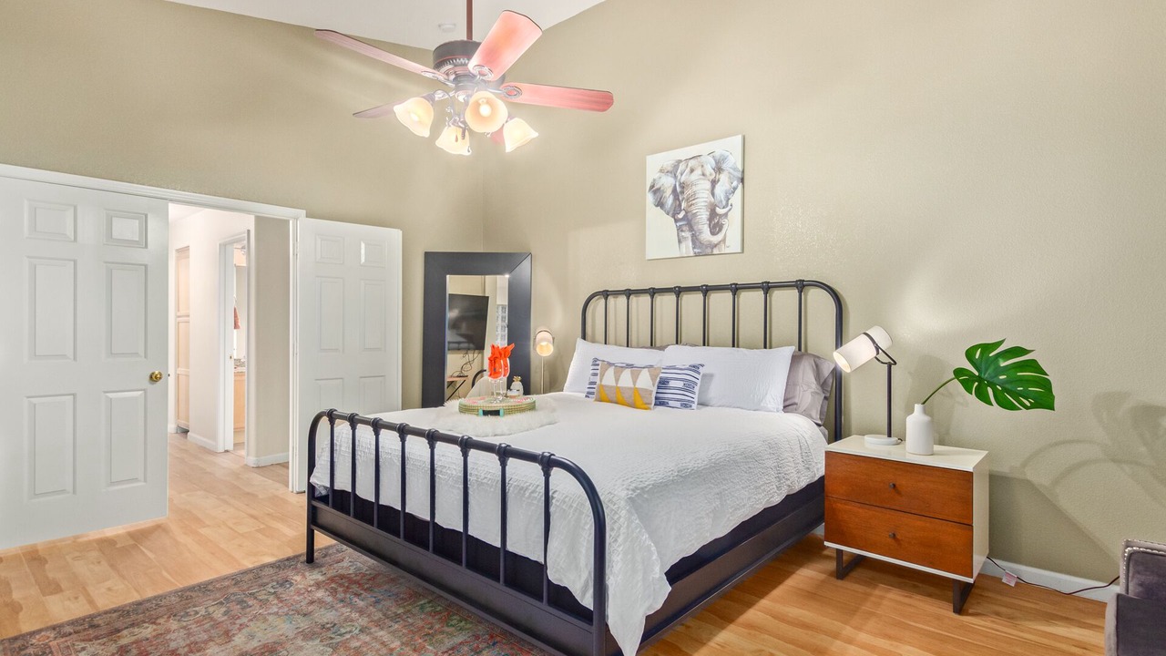 Photo of Bedroom in Cooper Commons
