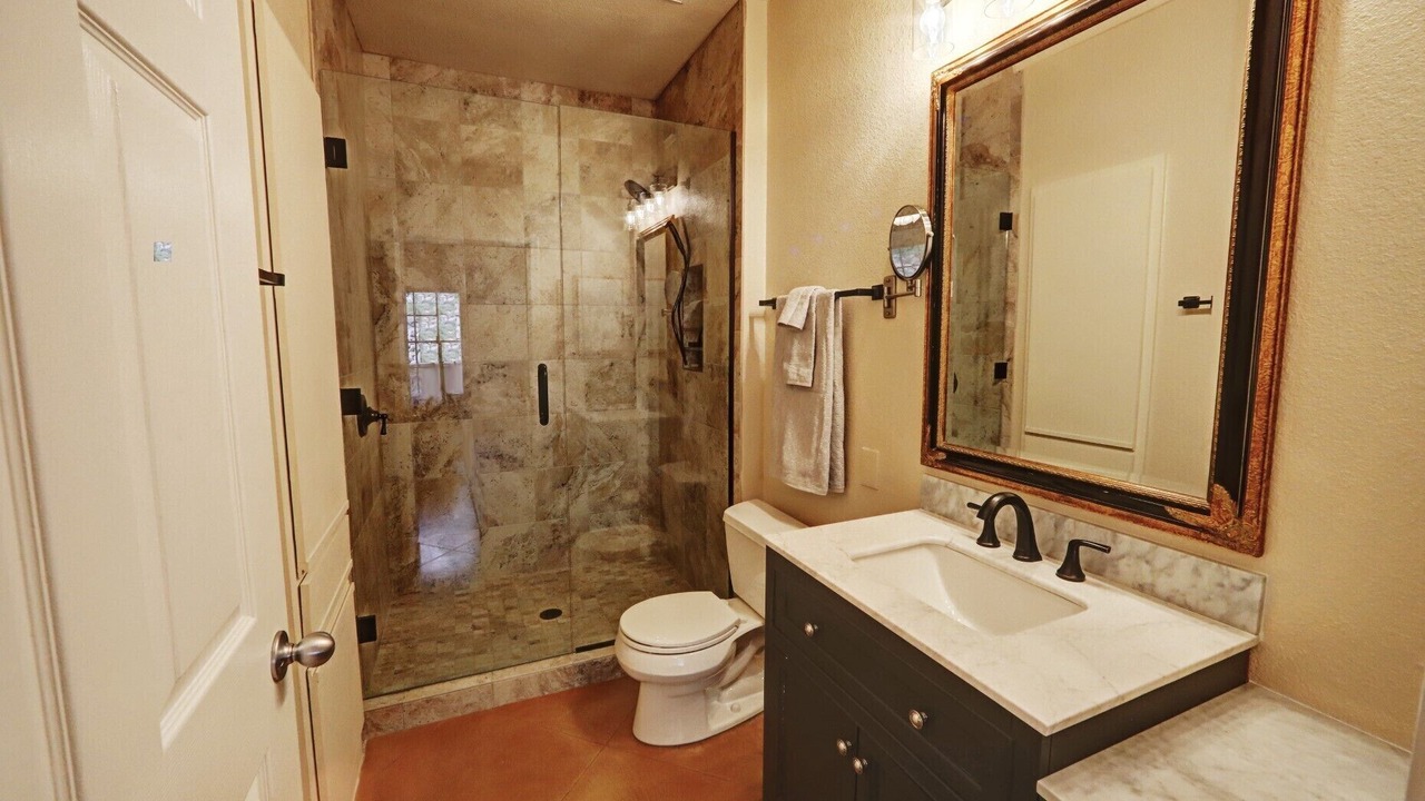 Photo of Bathroom in La Reserve Parcel