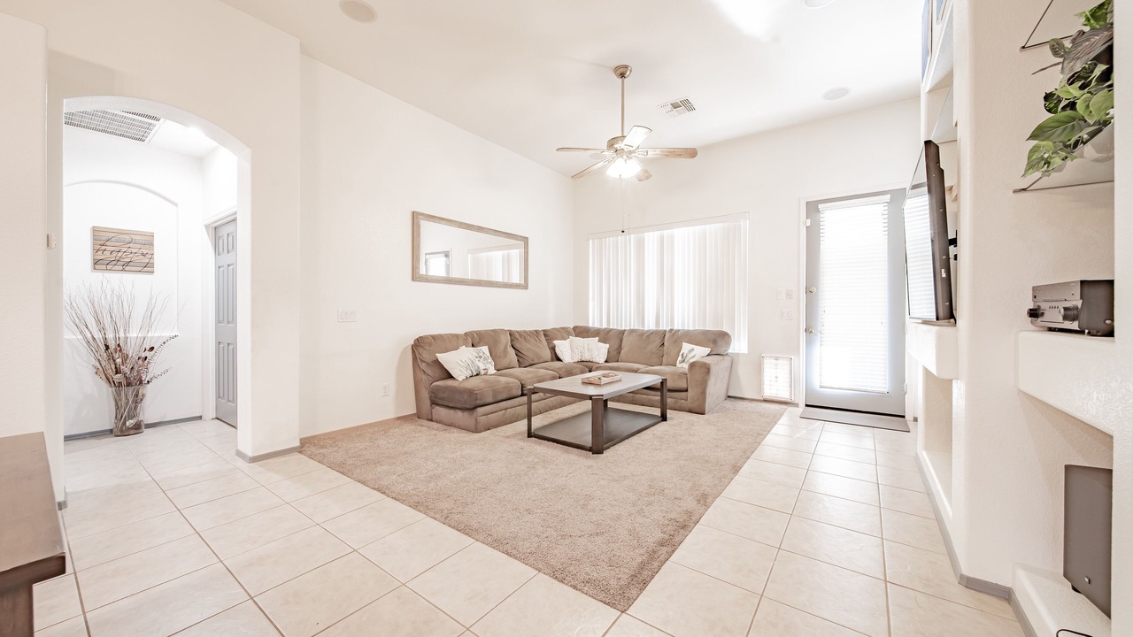Photo of Livingroom in Rovey Farm Estates