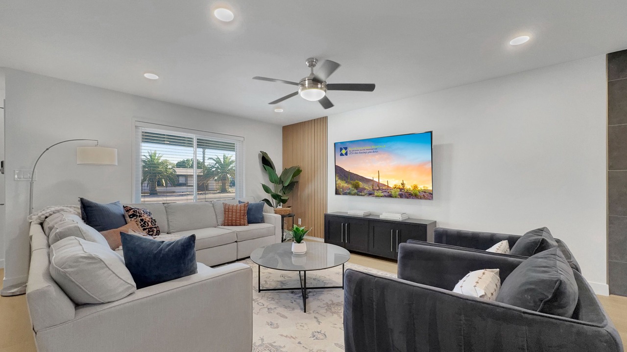 Photo of Livingroom in Shalimar