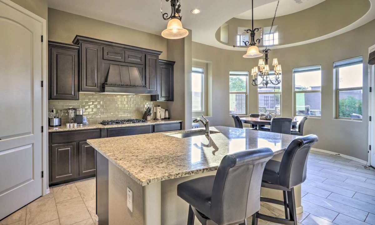 Photo of Kitchen in Montecito in Estrella