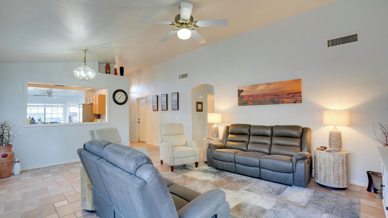 Photo of Livingroom in Surprise