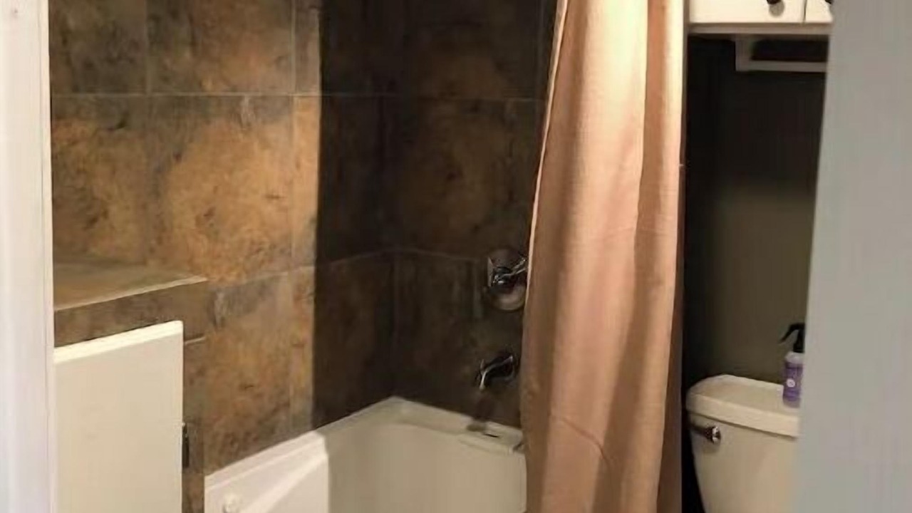 Photo of Bathroom in Page