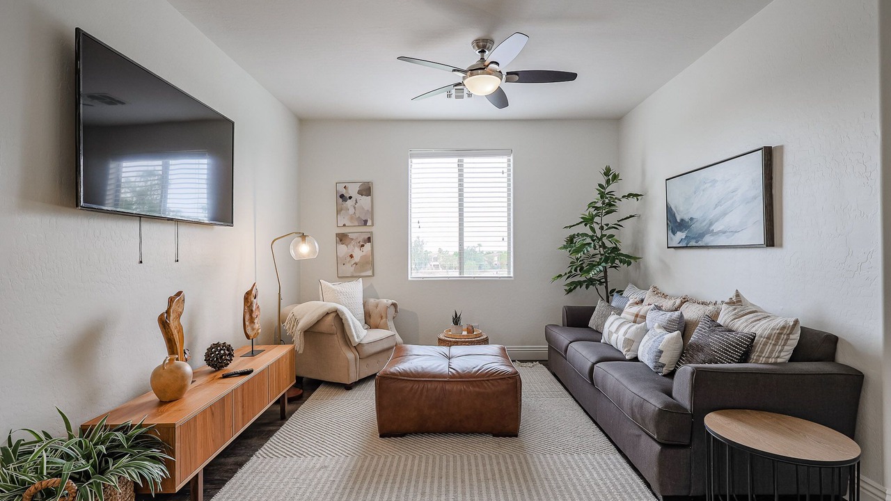Photo of Livingroom in Legacy