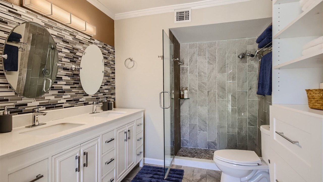 Photo of Bathroom in Hillcrest IX