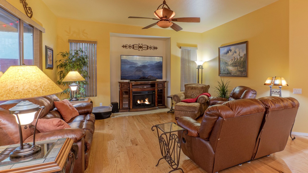 Photo of Livingroom in Gold Canyon