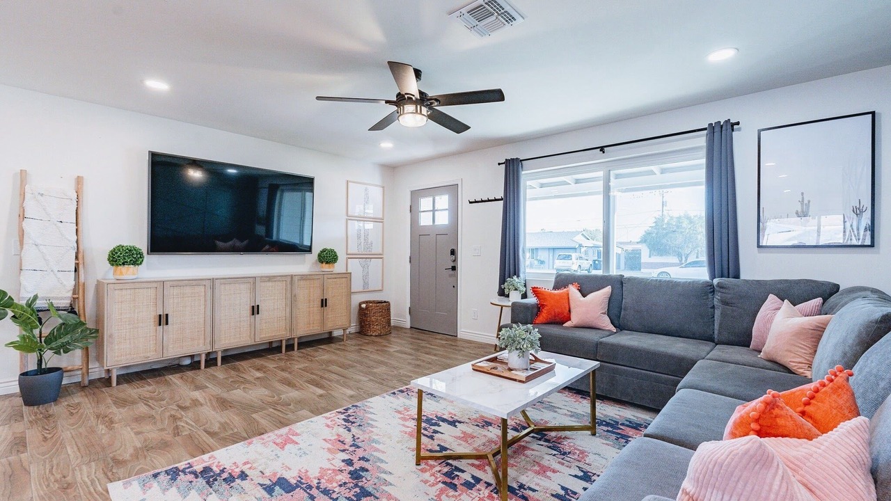 Photo of Bedroom in Papago Parkway