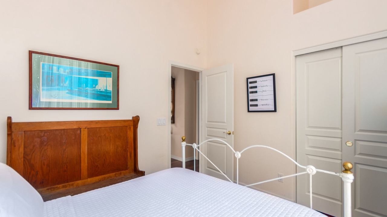 Photo of Bedroom in Central Scottsdale