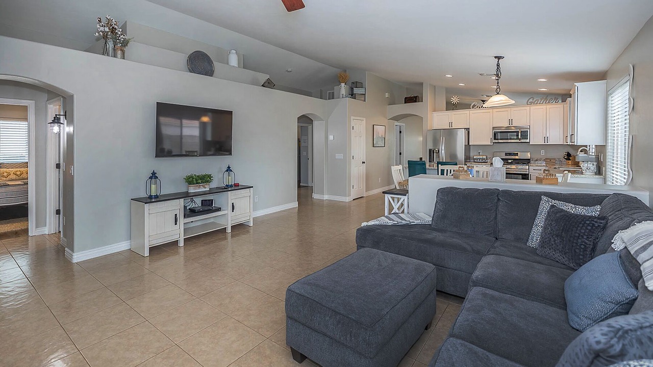 Photo of Livingroom in Oro Valley