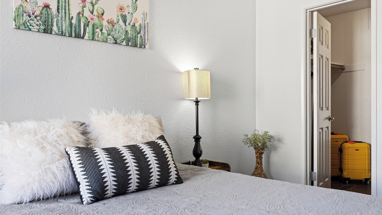Photo of Bedroom in Paradise Valley Village