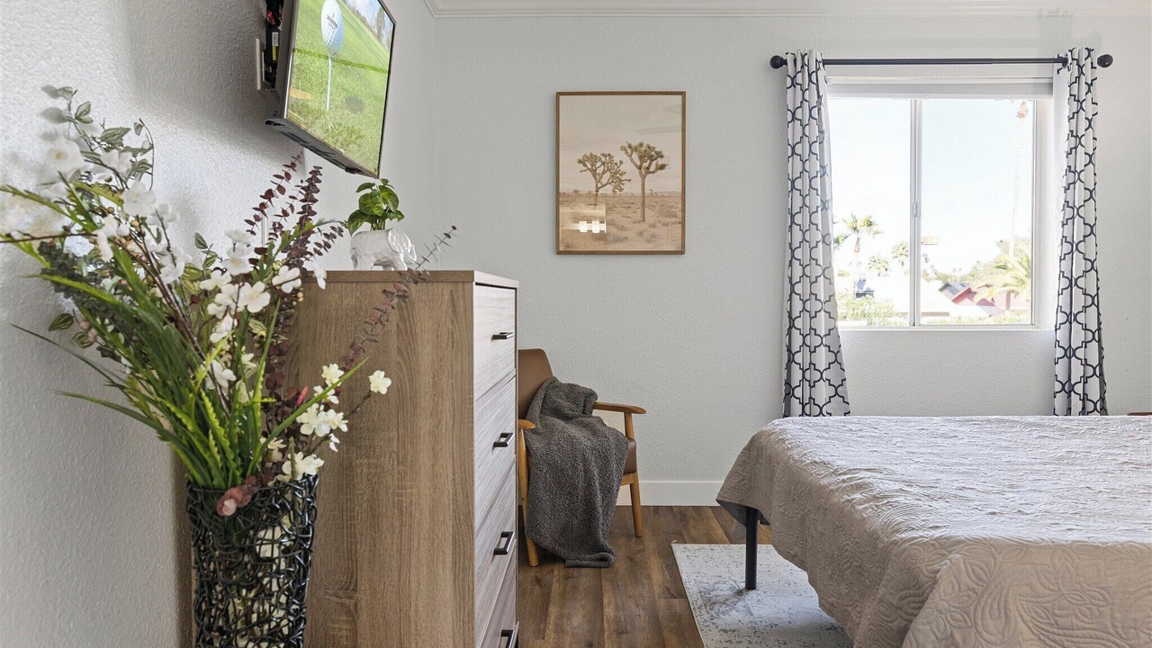 Photo of Bedroom in Paradise Valley Village