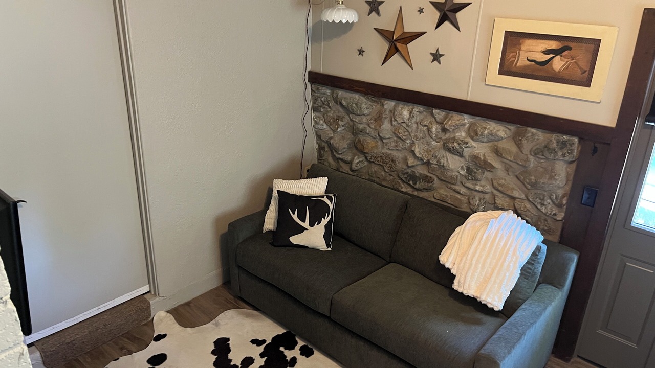 Photo of Livingroom in Oak Knoll Village