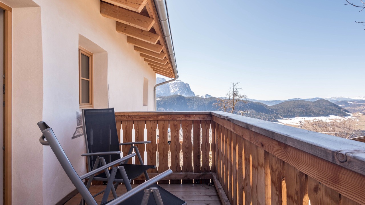 Photo of Outdoor in Laion