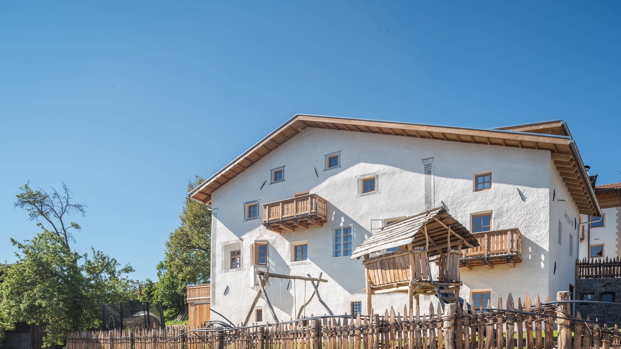 Photo of Outdoor in Laion
