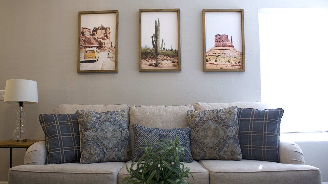 Photo of Livingroom in New Papago Parkway