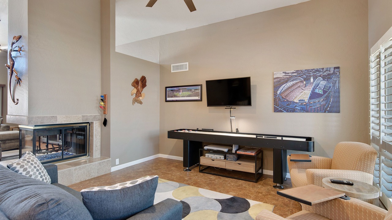 Photo of Livingroom in Paradise Valley Village