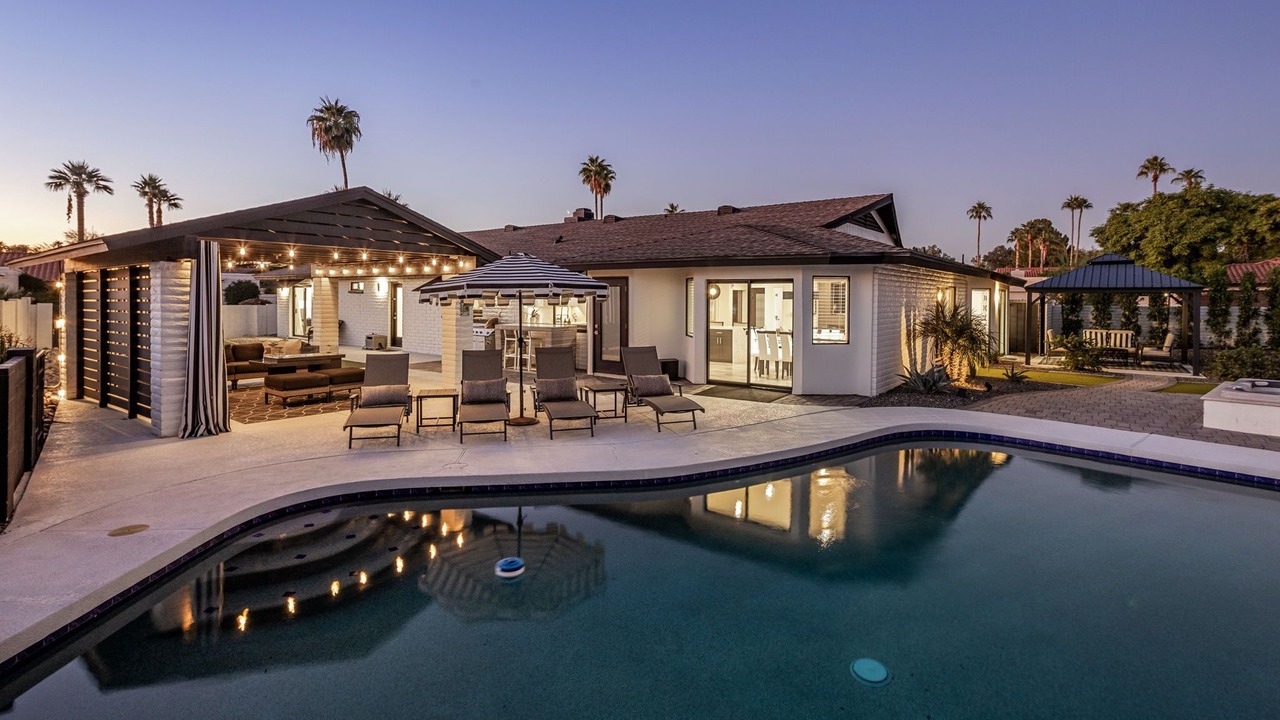 Photo of Outdoor in Paradise Valley Village