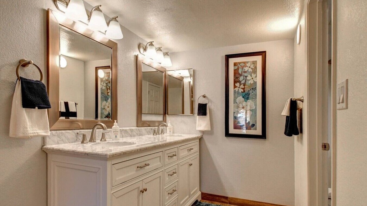 Photo of Bathroom in Paradise Valley Village