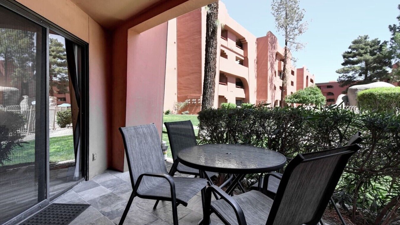 Photo of Outdoor in Paradise Valley Village