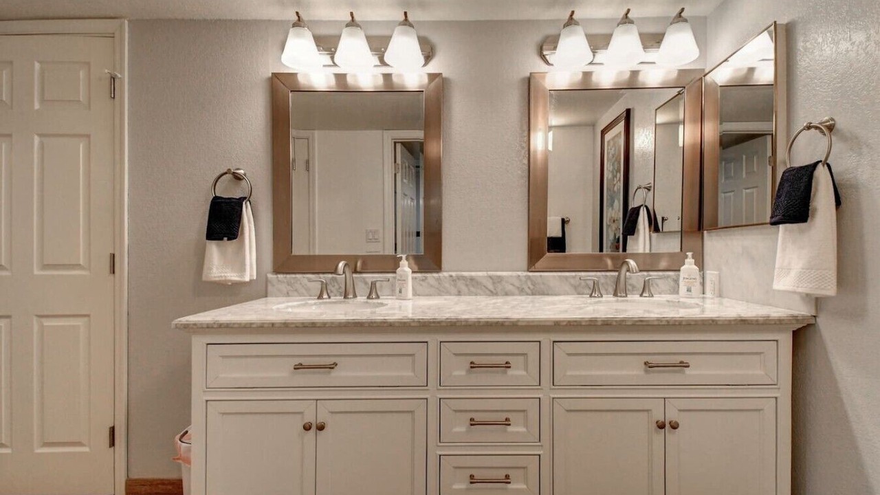 Photo of Bathroom in Paradise Valley Village