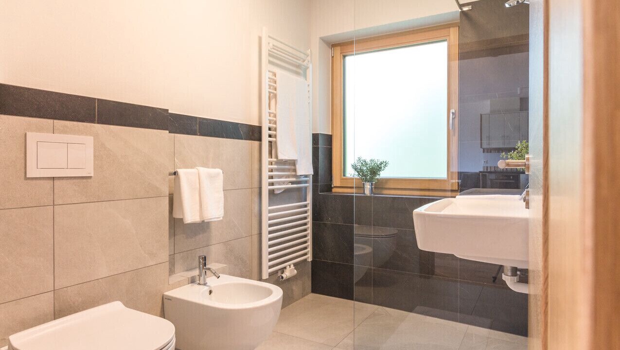 Photo of Bathroom in Lajen